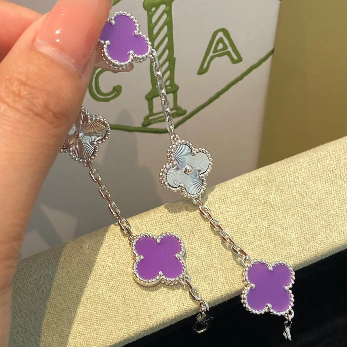 [Favorite]LUCKY CLOVER 5-MOTIF BRACELET - VIOLET COLLECTION