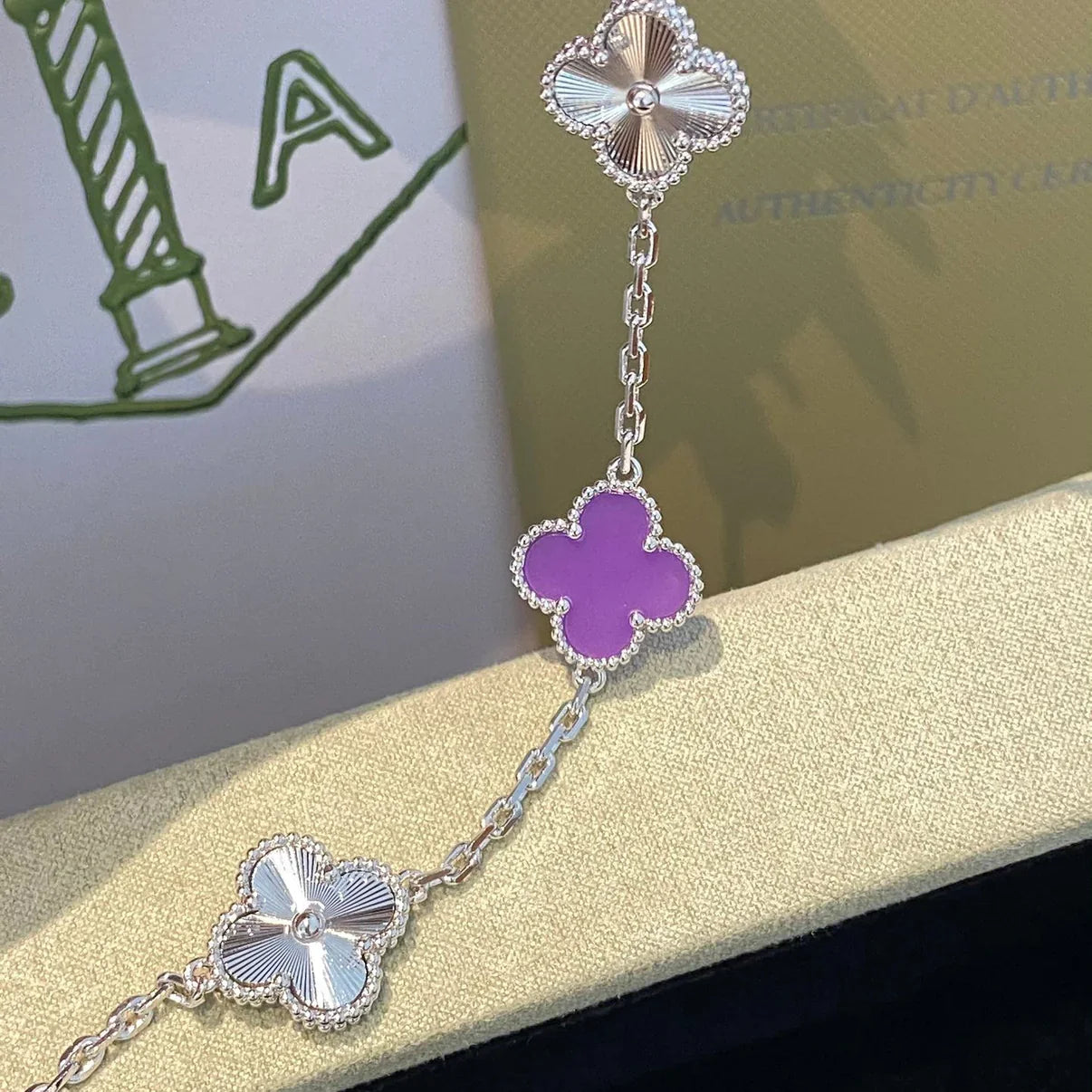 [Favorite]LUCKY CLOVER 5-MOTIF BRACELET - VIOLET COLLECTION