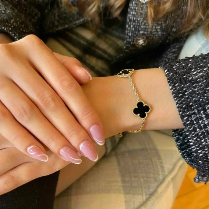 [Favorite]LUCKY CLOVER 5-MOTIF BRACELET - BLACK OXNY COLLECTION