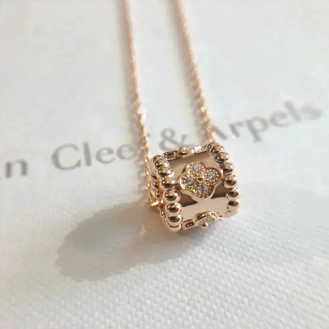 [Favorite]KALEIDOSCOPE PENDANT NECKLACE