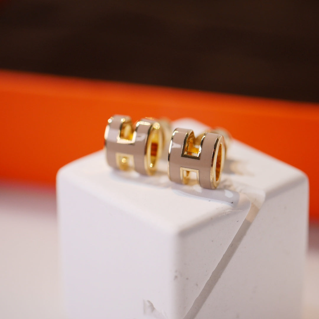 [Favorite]MINI POP H GOLD EARRINGS GREY