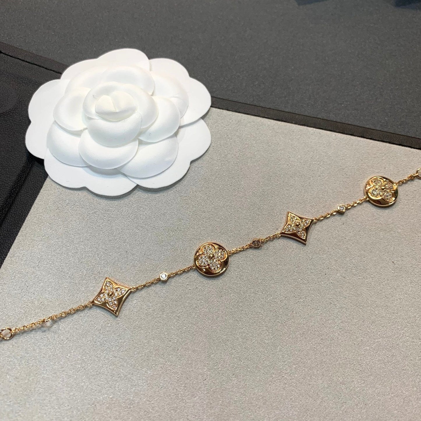 [Favorite]STAR AND SUN 4 MOTIFS GOLD DIAMONDS BRACELET