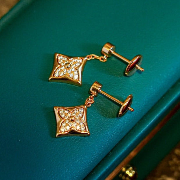 [Favorite]STAR DIAMONDS EARRINGS GOLD