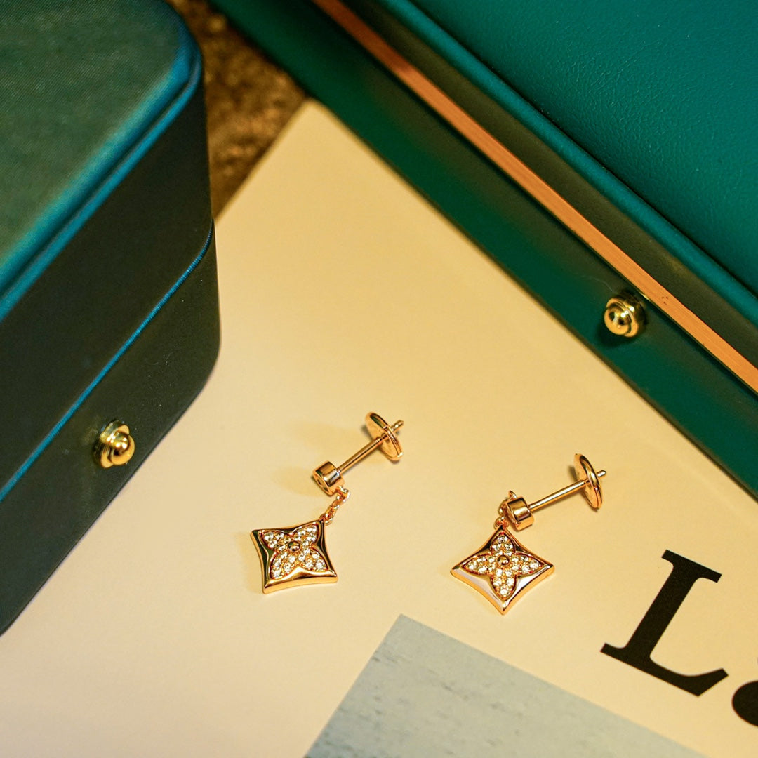[Favorite]STAR DIAMONDS EARRINGS GOLD