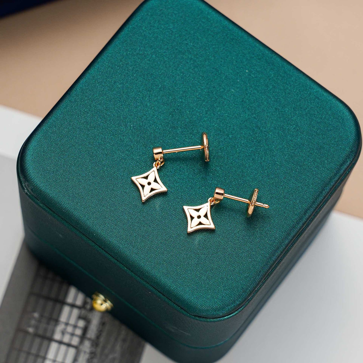 [Favorite]STAR EARRINGS GOLD