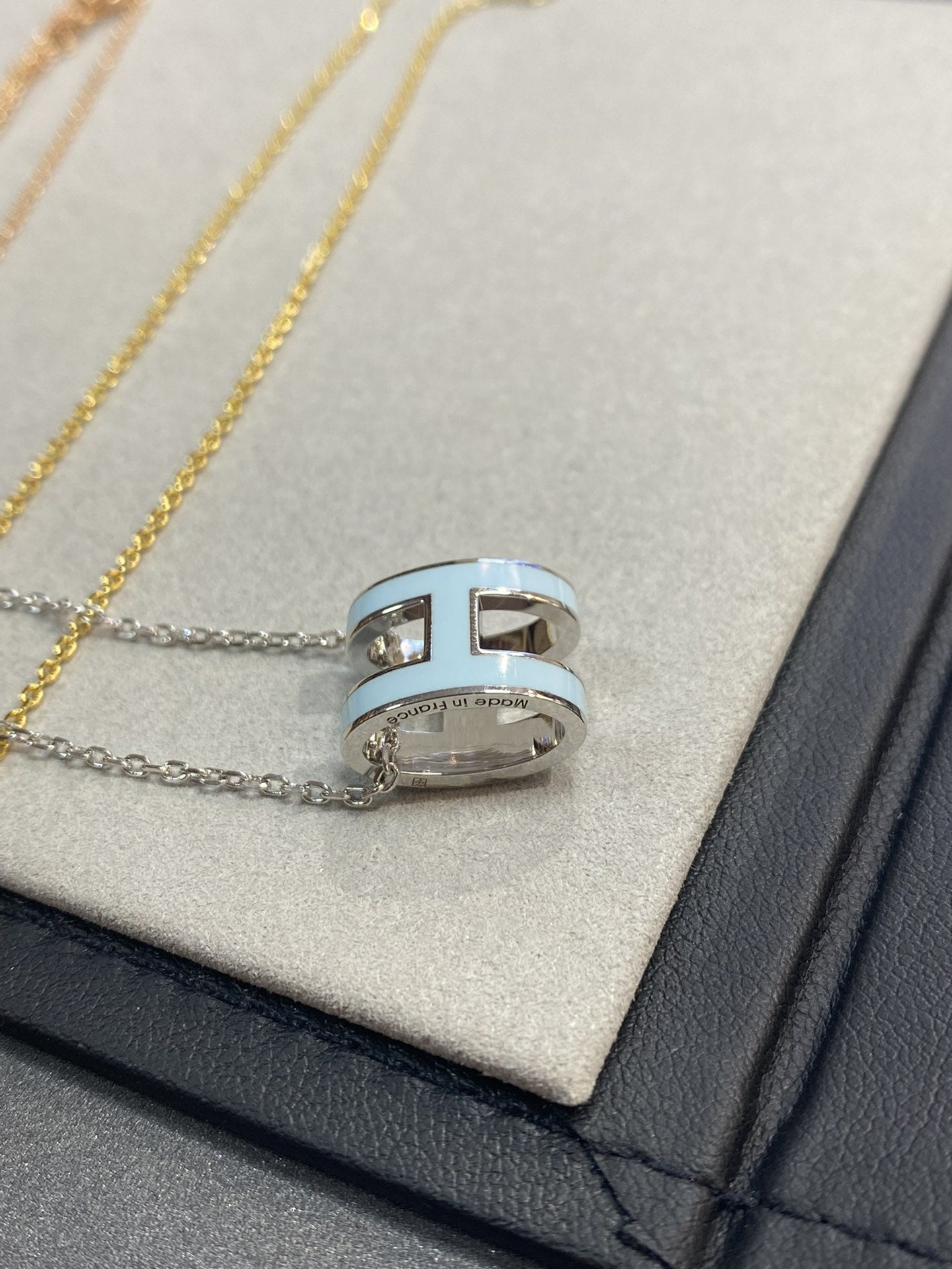 [Favorite]POP H LIGHT BLUE NECKLACE