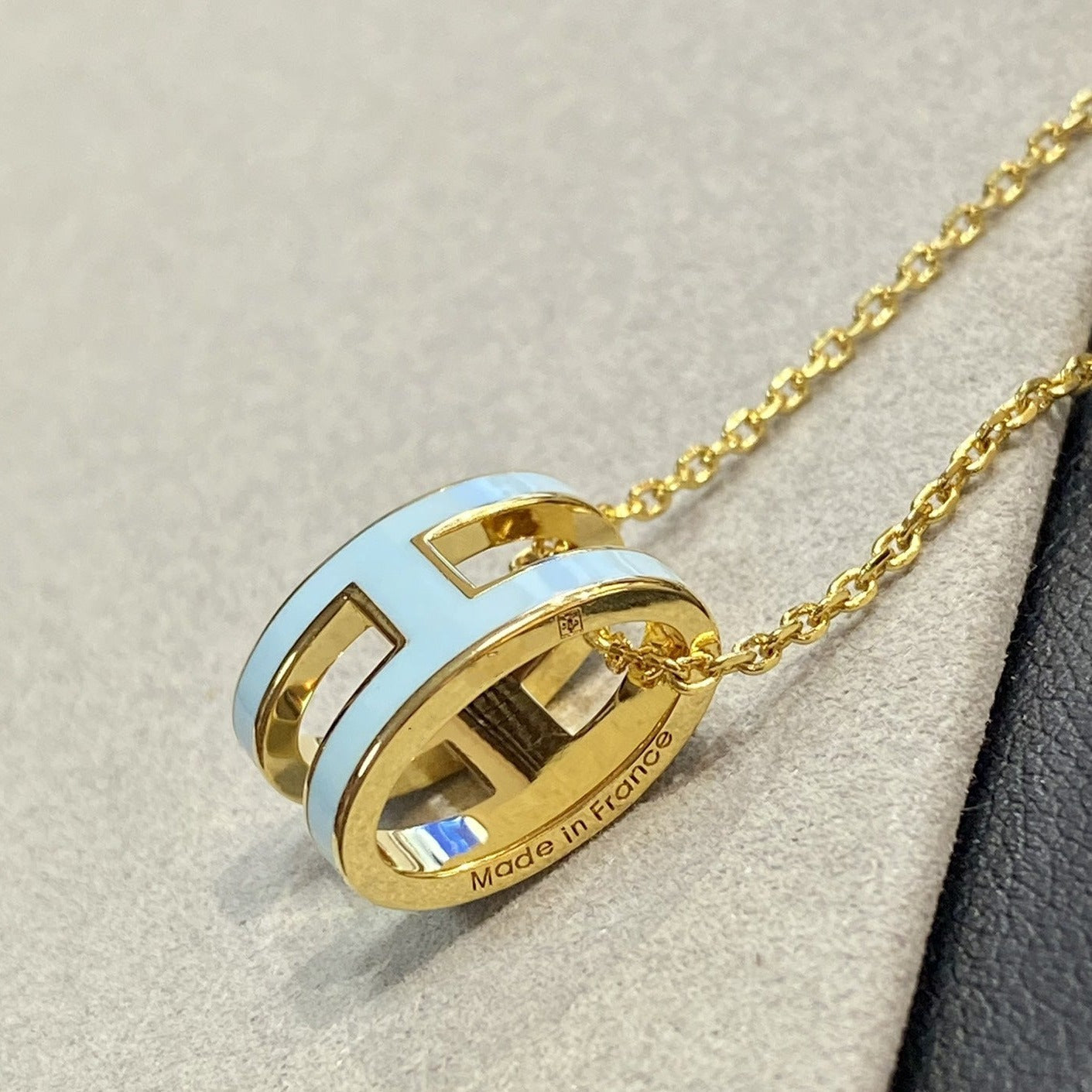 [Favorite]POP H LIGHT BLUE NECKLACE
