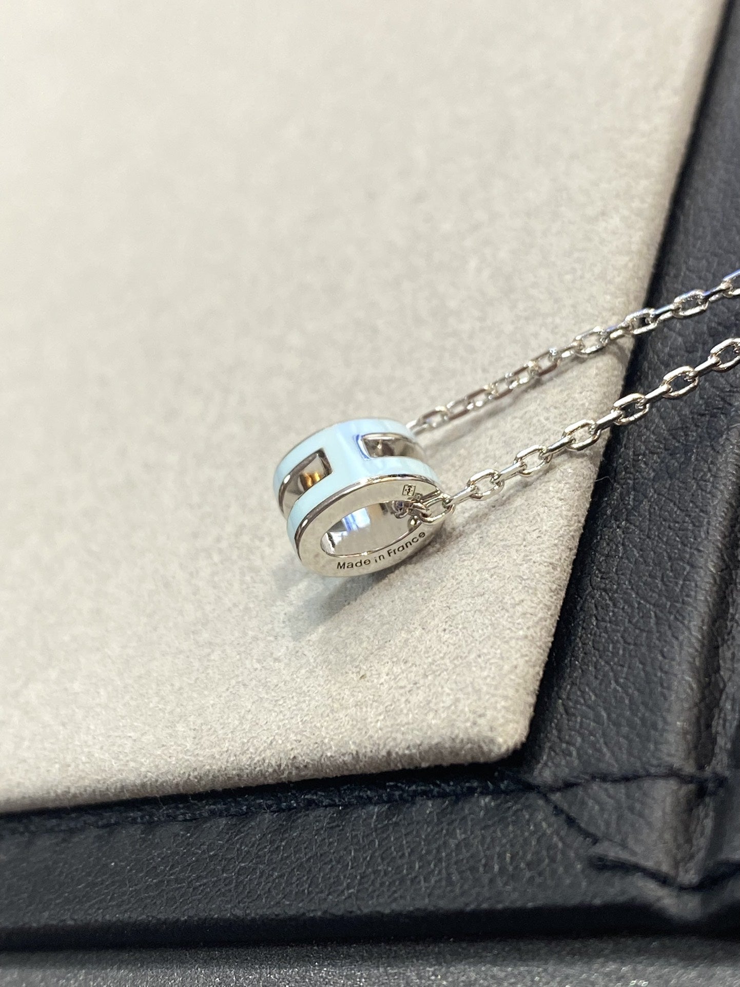 [Favorite]POP H LIGHT BLUE NECKLACE