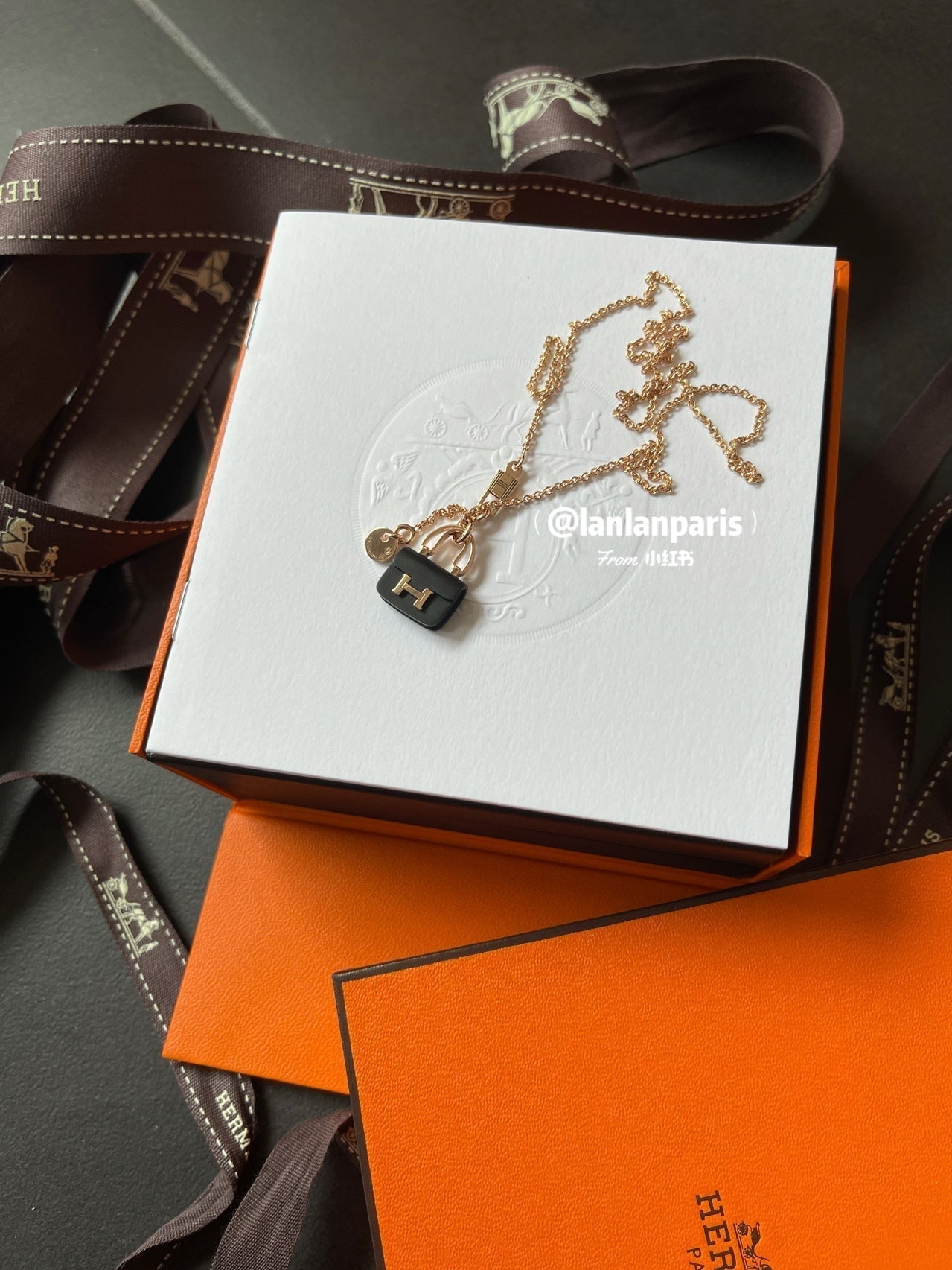 [Favorit]CONSTANCE SCHWARZ ANHÄNGER ROSÉGOLD HALSKETTE
