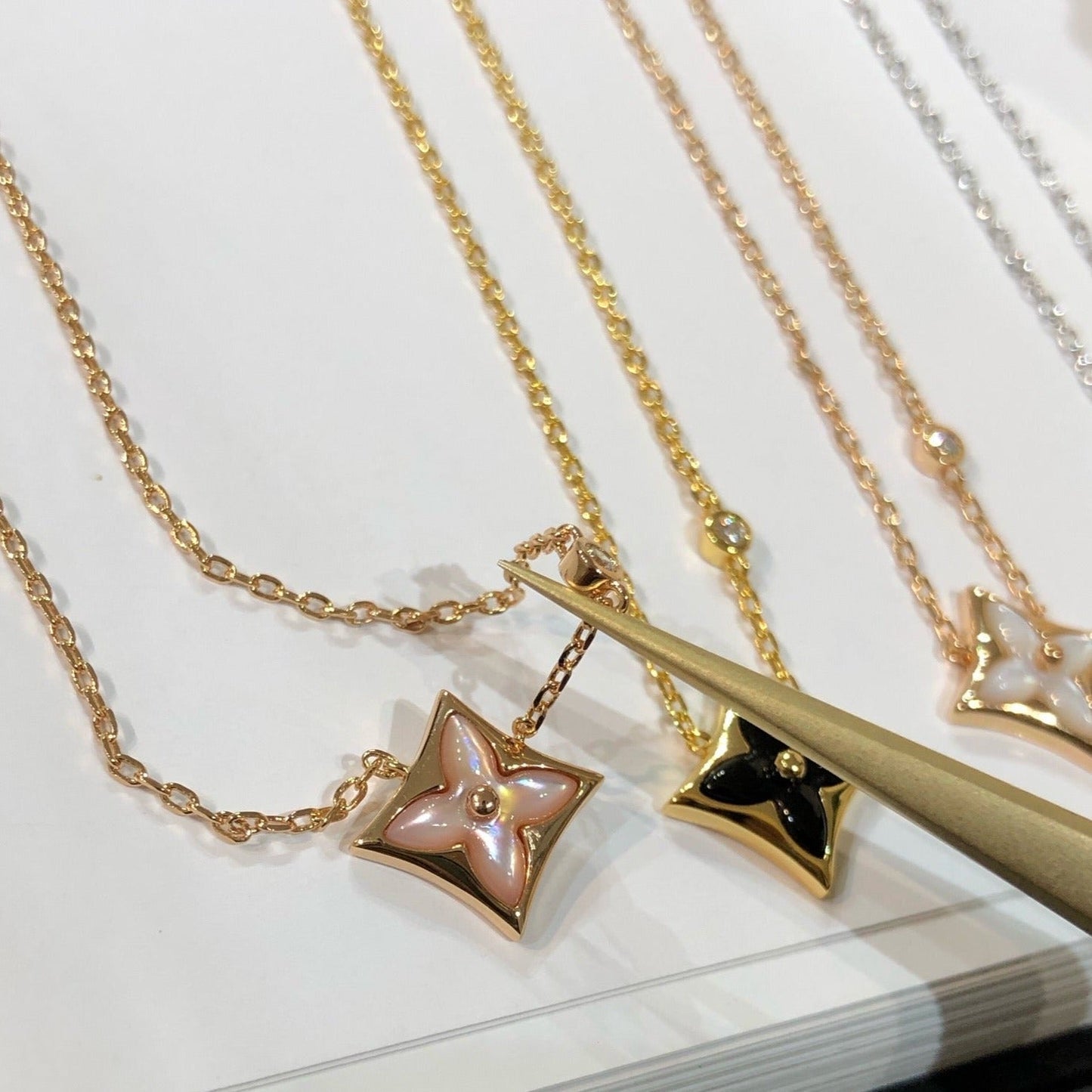 [Favorite]STAR BLACK MOP NECKLACE