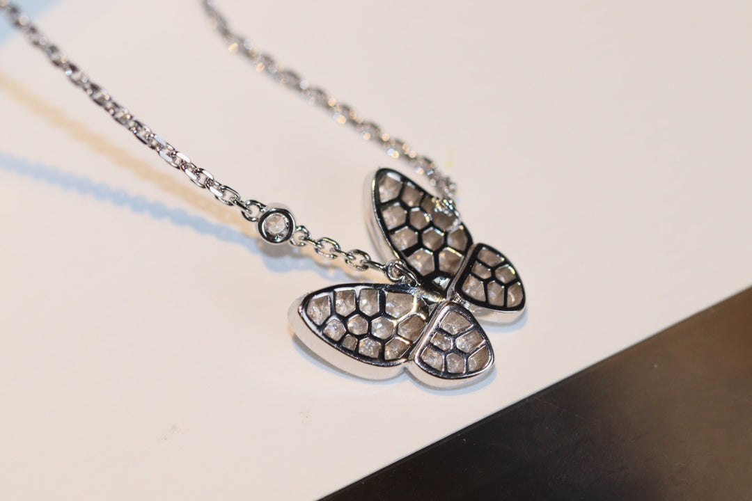 [Favorite]BUTTERFLY DIAMOND CHARM NECKLACE