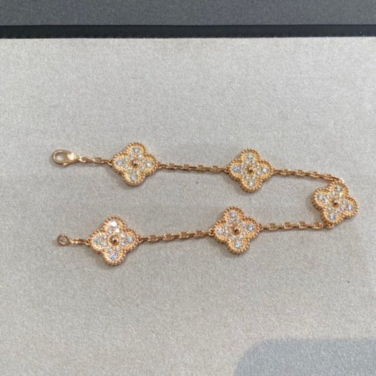 [Favorite]LUCKY CLOVER 5-MOTIF BRACELET - FULL-DIAMOND