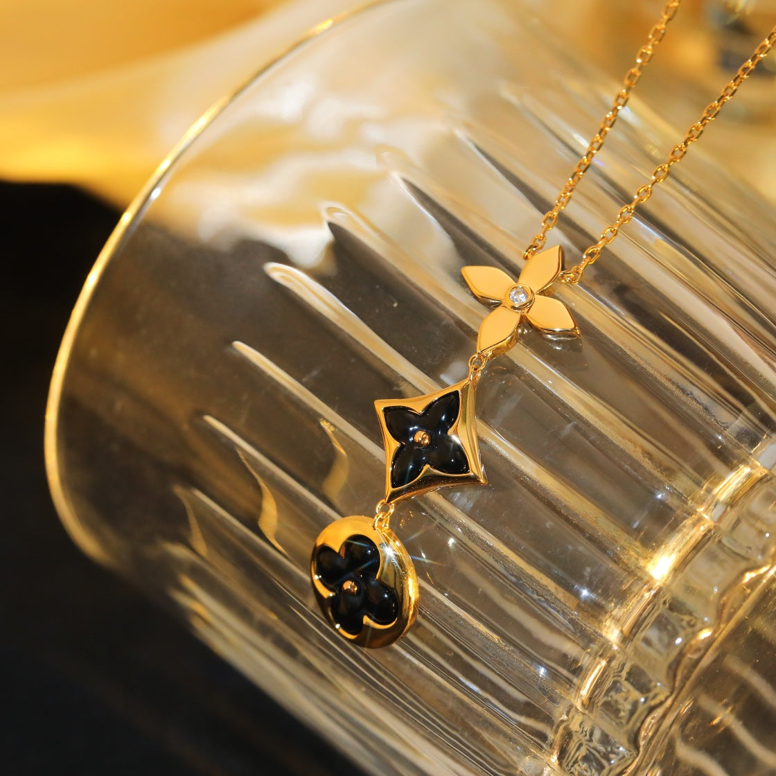[Favorite]STAR AND SUN ONYX ROSE GOLD NECKLACE