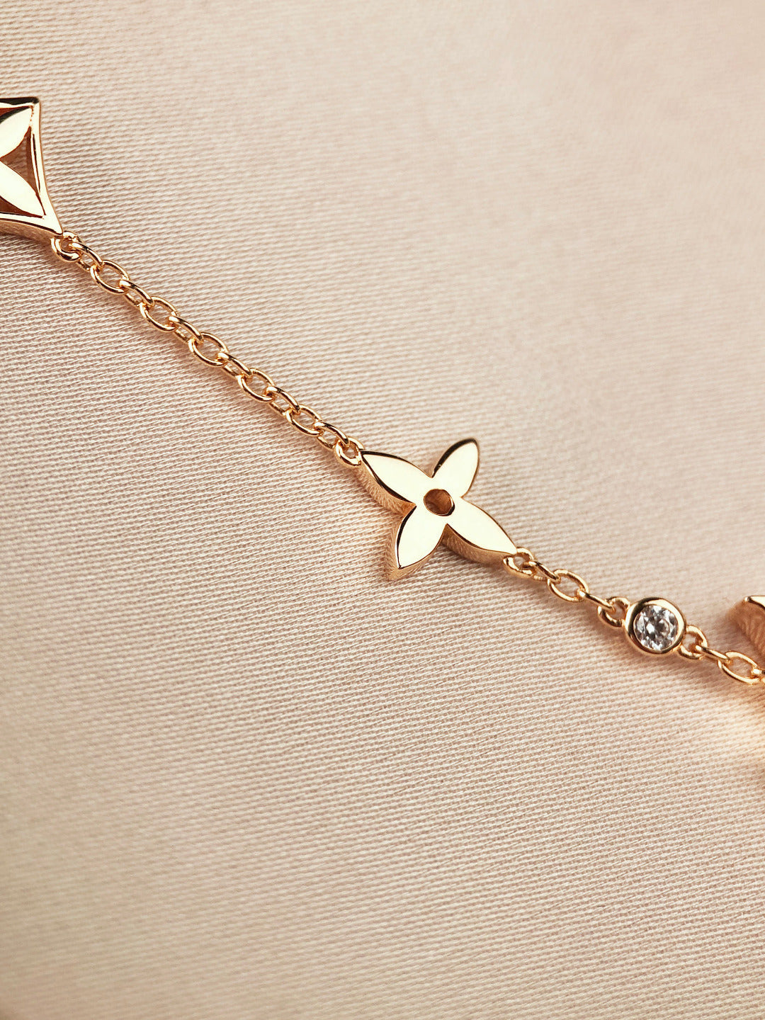 [Favorite]STAR AND SUN 7 MOTIFS GOLD BRACELET