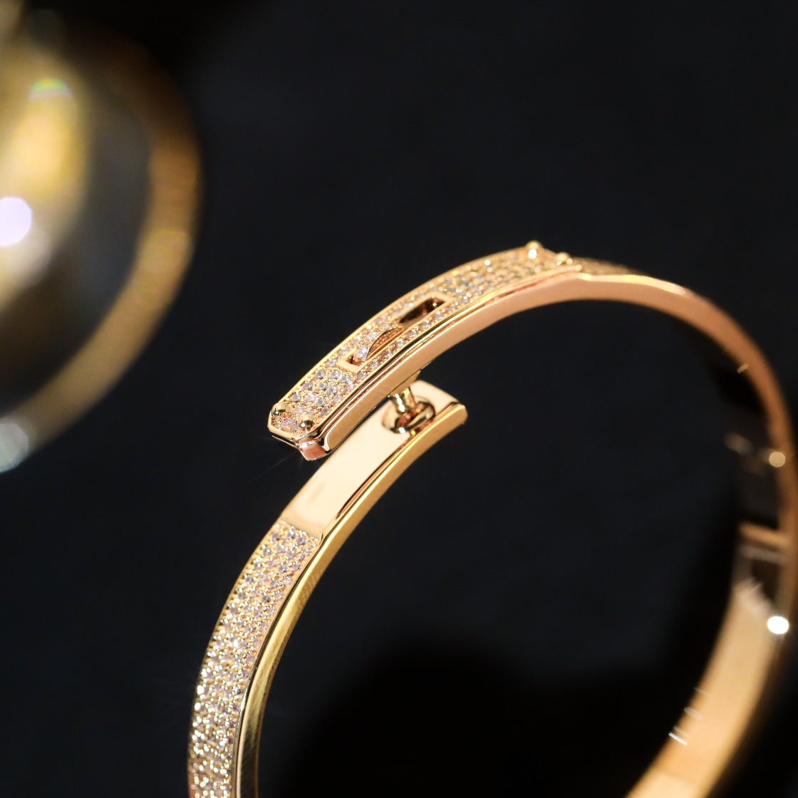 [Favorit] KELLY ARMBAND MIT DIAMANTEN