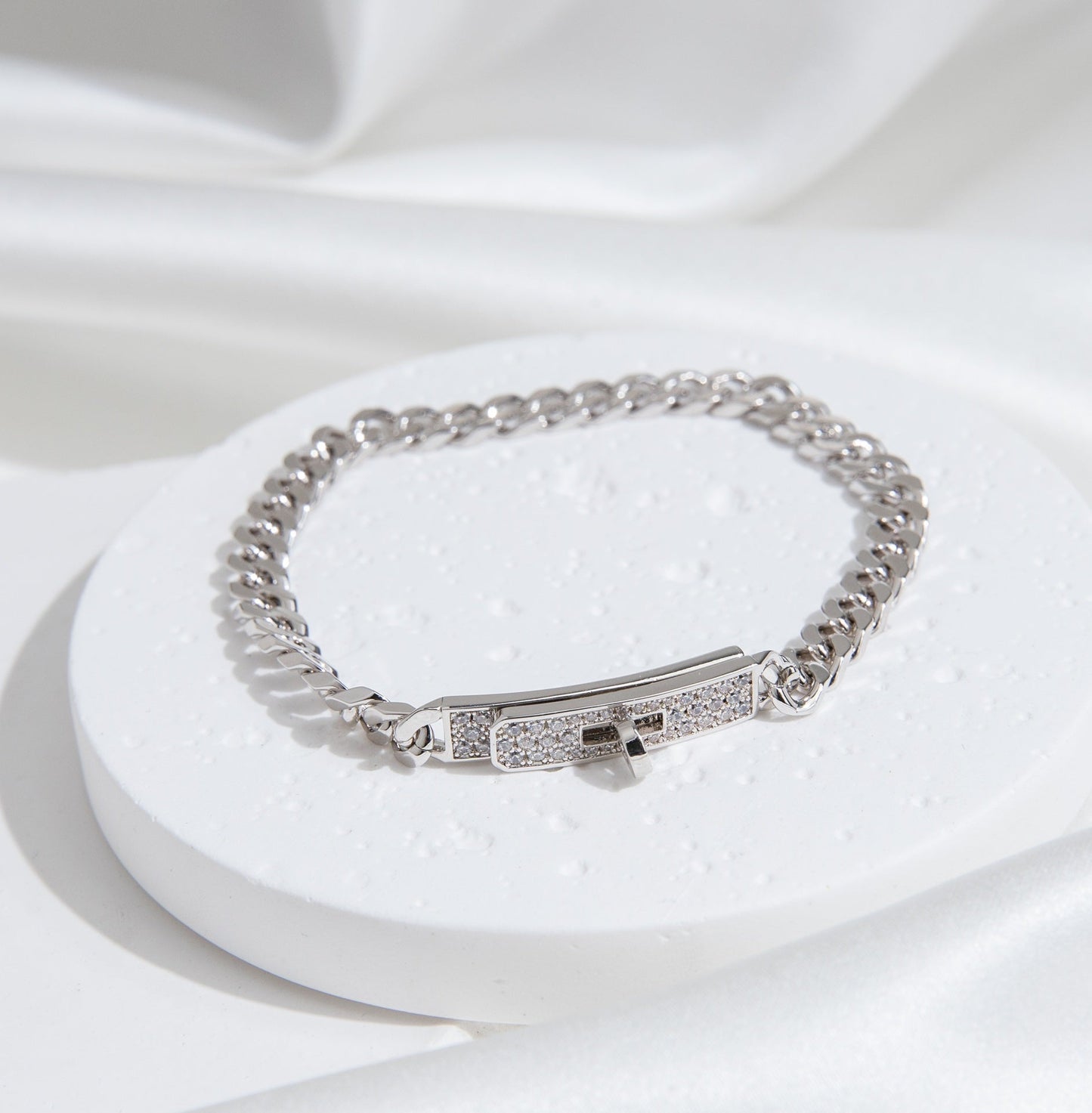 [Liebling]SILBERNES KELLY KETTENARMBAND MIT DIAMANTEN