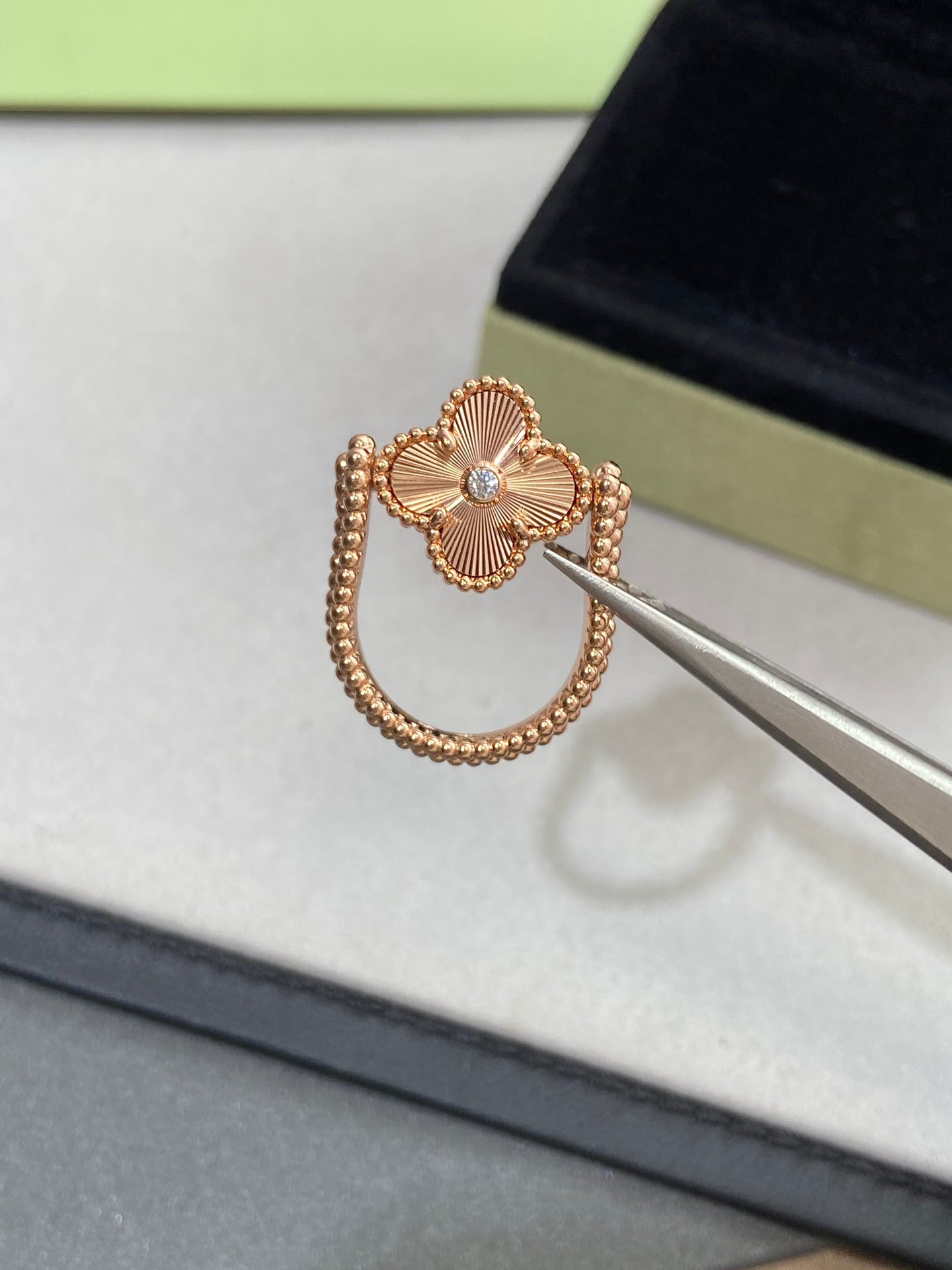 [Favorite]LUCKY CLOVER GOLD REVERSIBLE RING