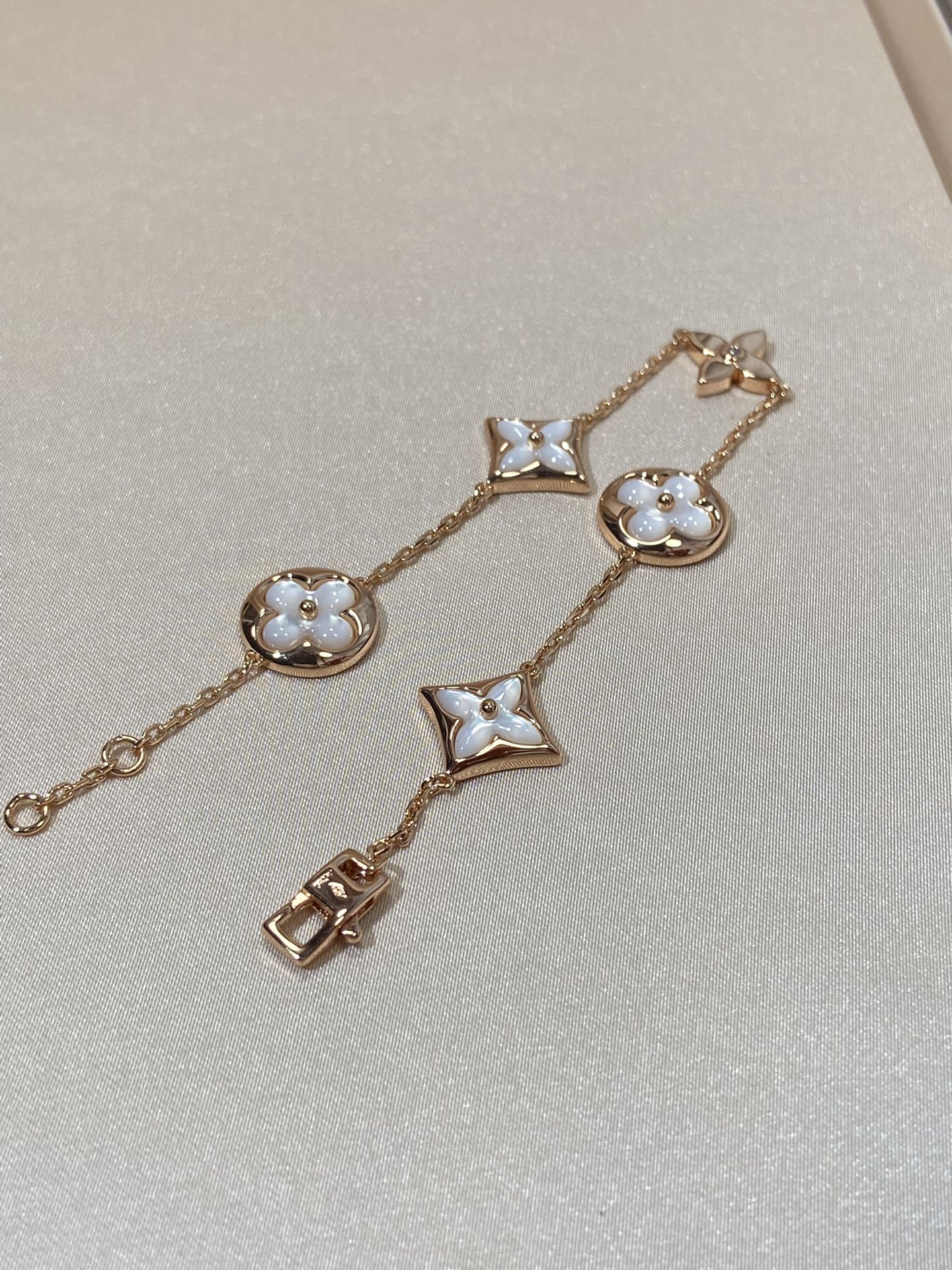 [Favorite]STAR AND SUN 5 MOTIF MOP ROSE GOLD BRACELET