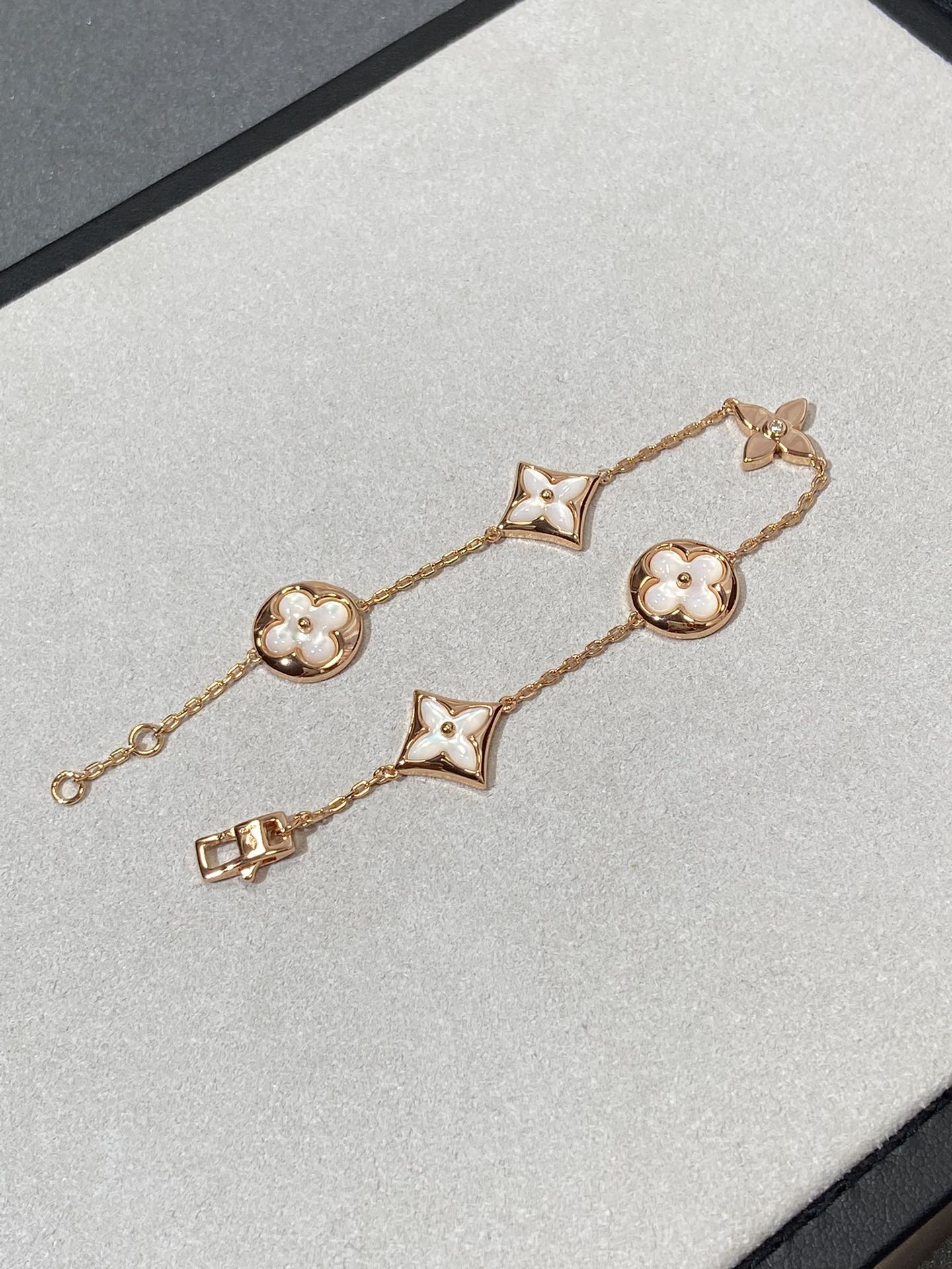 [Favorite]STAR AND SUN 5 MOTIF MOP ROSE GOLD BRACELET