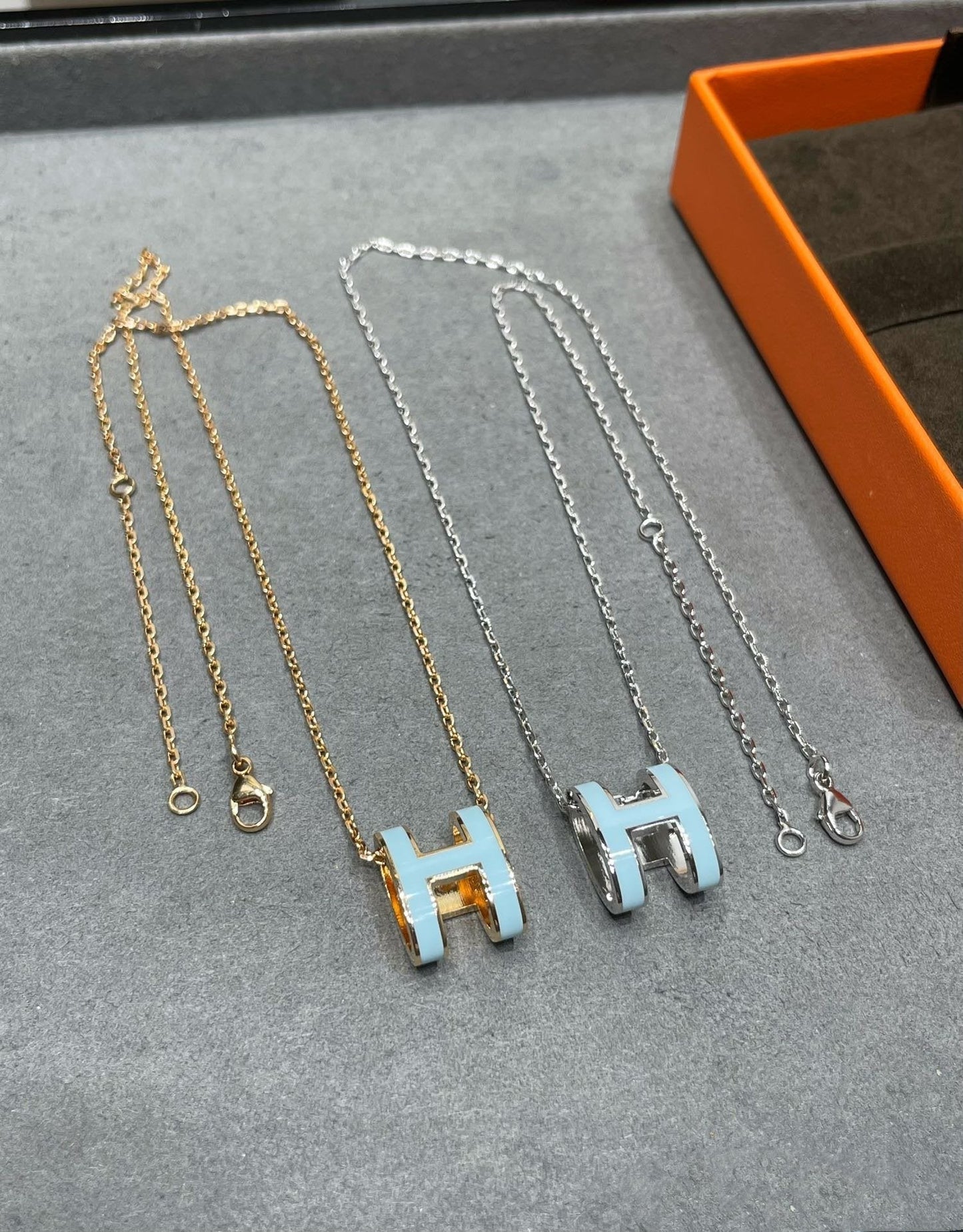 [Favorite]POP H SKY BLUE NECKLACE