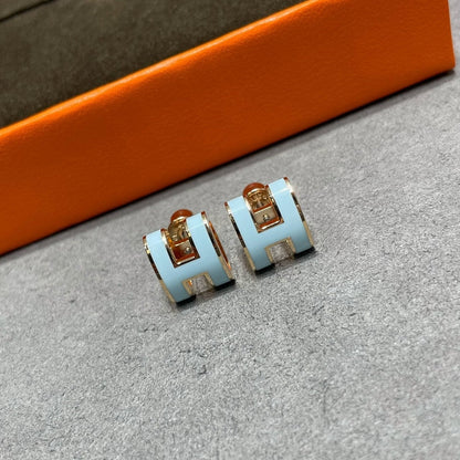 [Favorite]POP H SKY BLUE STUD EARRINGS