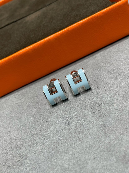 [Favorite]POP H SKY BLUE STUD EARRINGS