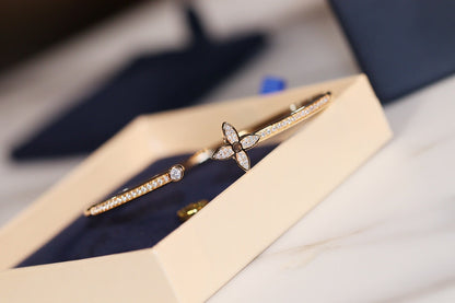 [Favorite]IDYLLE GOLD OPEN BRACELET DIAMOND PAVED
