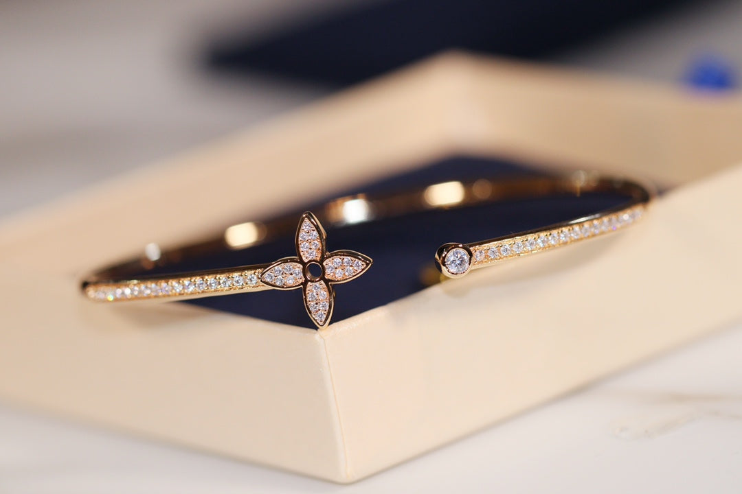 [Favorite]IDYLLE GOLD OPEN BRACELET DIAMOND PAVED