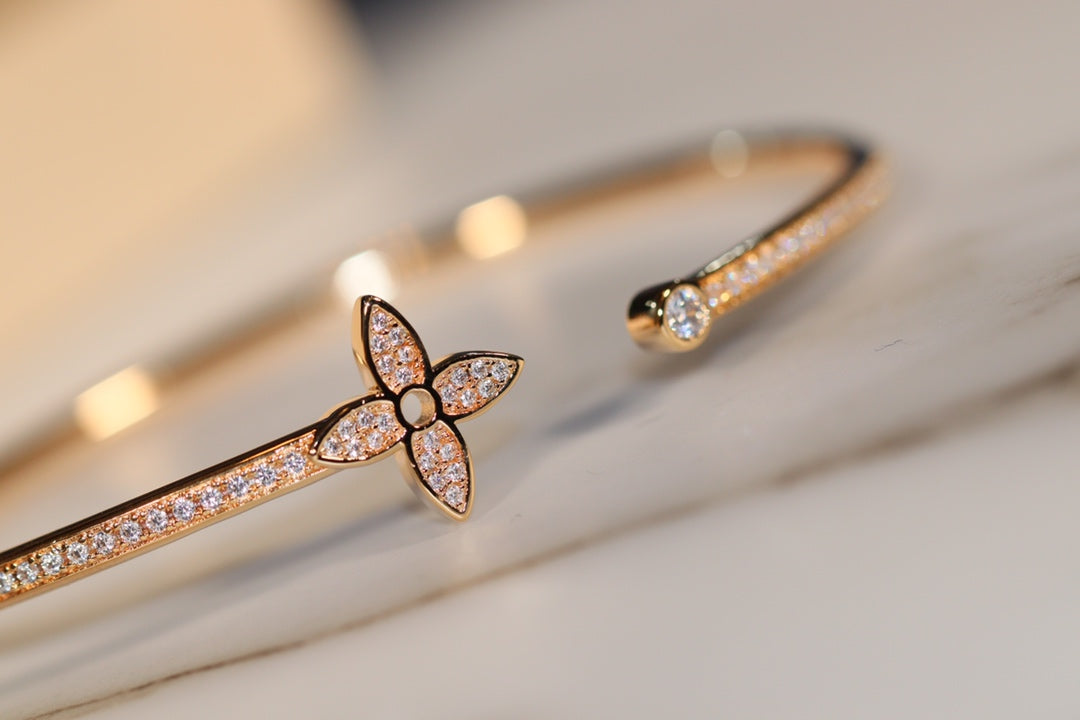 [Favorite]IDYLLE GOLD OPEN BRACELET DIAMOND PAVED