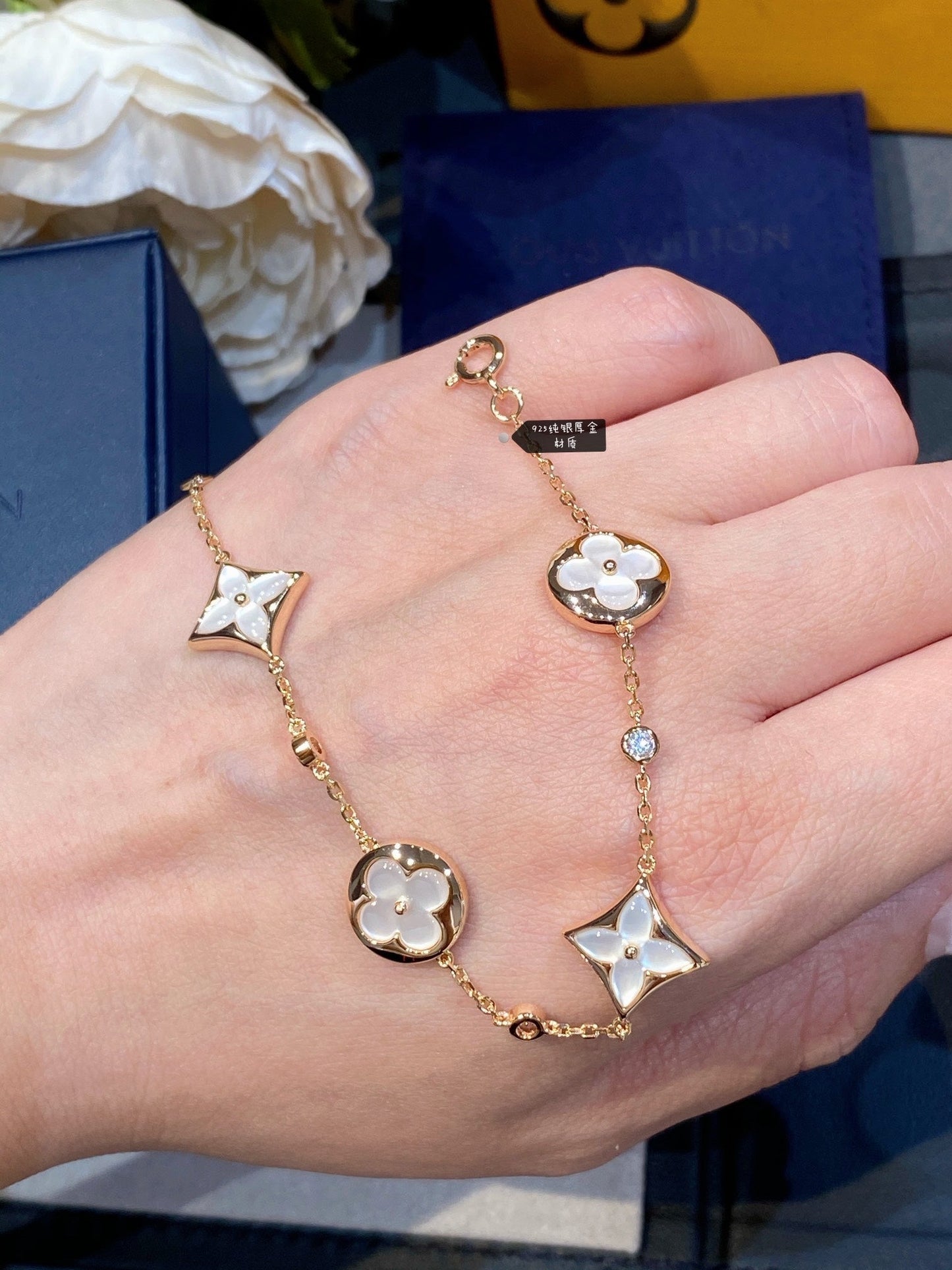 [Favorite]STAR AND SUN 4 MOTIF WHITE MOP ROSE GOLD BRACELET