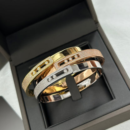 [Favorite]MOVE NOA PAVÉ DIAMOND BANGLE BRACELET