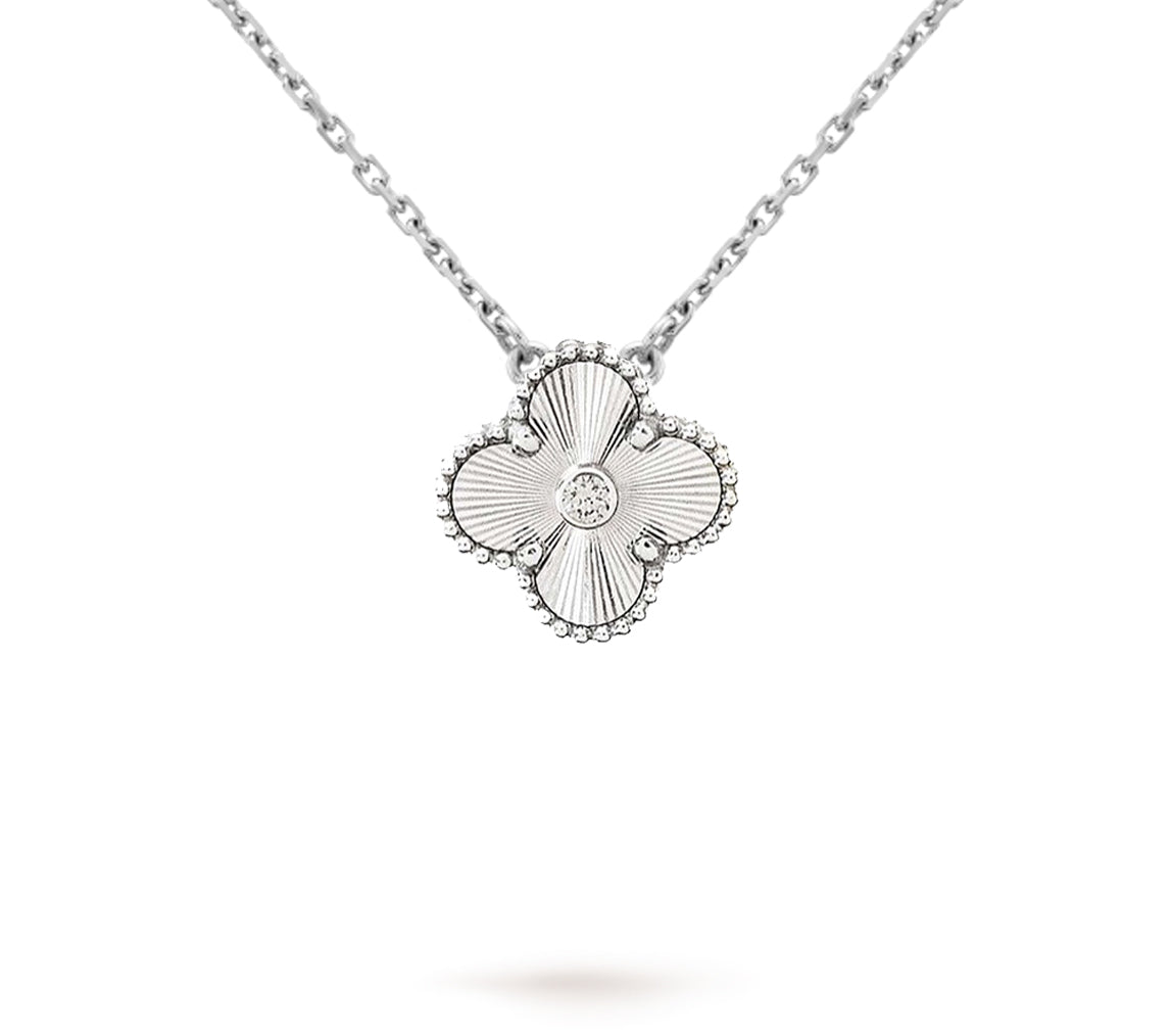 [Favorite]LIMITED EDITION CHRISTMAS CLOVER FLOWER NECKLACE - 15MM ANNUAL COLLECTIBLE PENDANT
