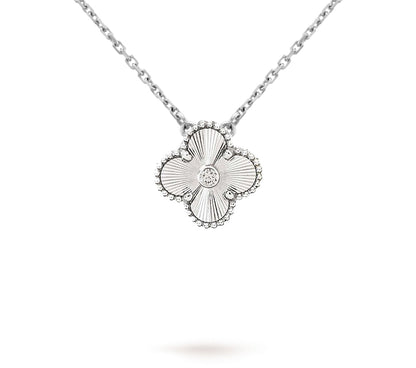 [Favorite]LIMITED EDITION CHRISTMAS CLOVER FLOWER NECKLACE - 15MM ANNUAL COLLECTIBLE PENDANT