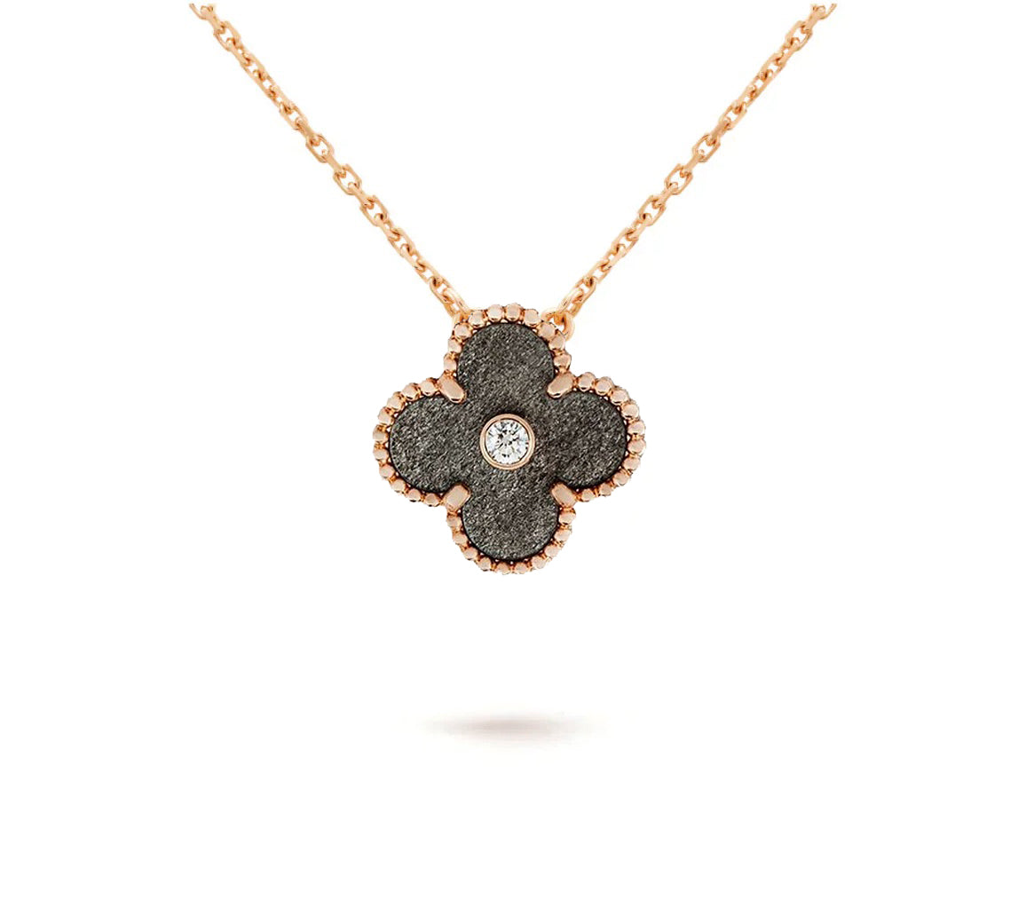 [Favorite]LIMITED EDITION CHRISTMAS CLOVER FLOWER NECKLACE - 15MM ANNUAL COLLECTIBLE PENDANT