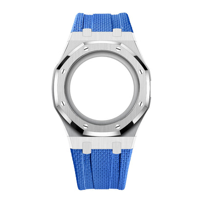Boîtier en acier et bracelet à recouvrement intégral en fluoroélastomère
