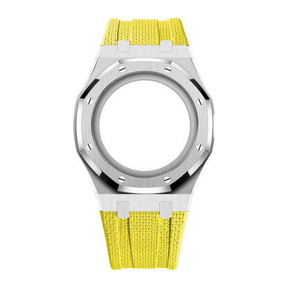 Boîtier en acier et bracelet à recouvrement intégral en fluoroélastomère