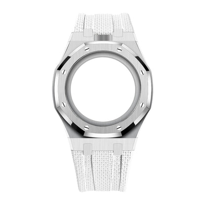 Boîtier en acier et bracelet à recouvrement intégral en fluoroélastomère