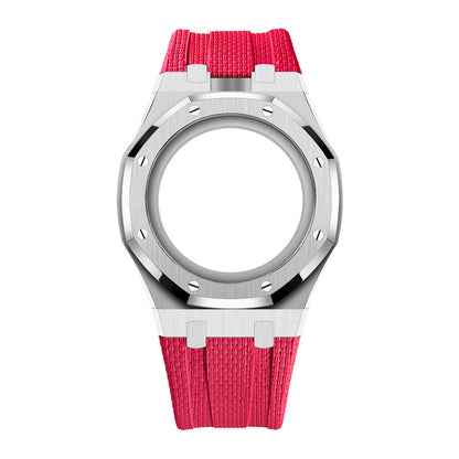 Boîtier en acier et bracelet à recouvrement intégral en fluoroélastomère