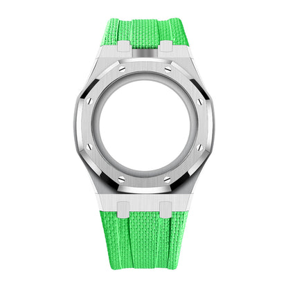 Boîtier en acier et bracelet à recouvrement intégral en fluoroélastomère