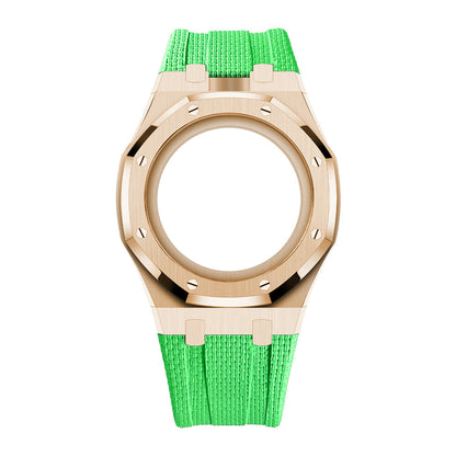Boîtier en acier et bracelet à recouvrement intégral en fluoroélastomère