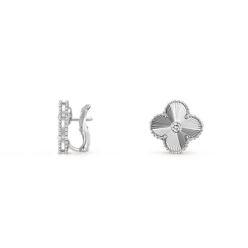 [Favorite]15MM CLOVER FLOWER STUD EARRINGS DIAMOND-WHITE GOLD COLLECTION