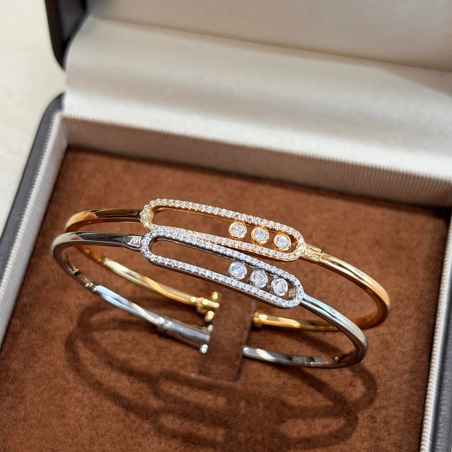 [Favorite]MOVE PAVÉ DIAMOND BANGLE BRACELET M
