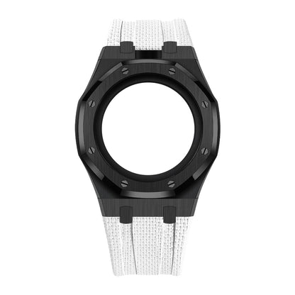 Boîtier en acier et bracelet à recouvrement intégral en fluoroélastomère