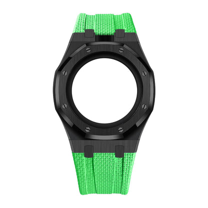 Boîtier en acier et bracelet à recouvrement intégral en fluoroélastomère