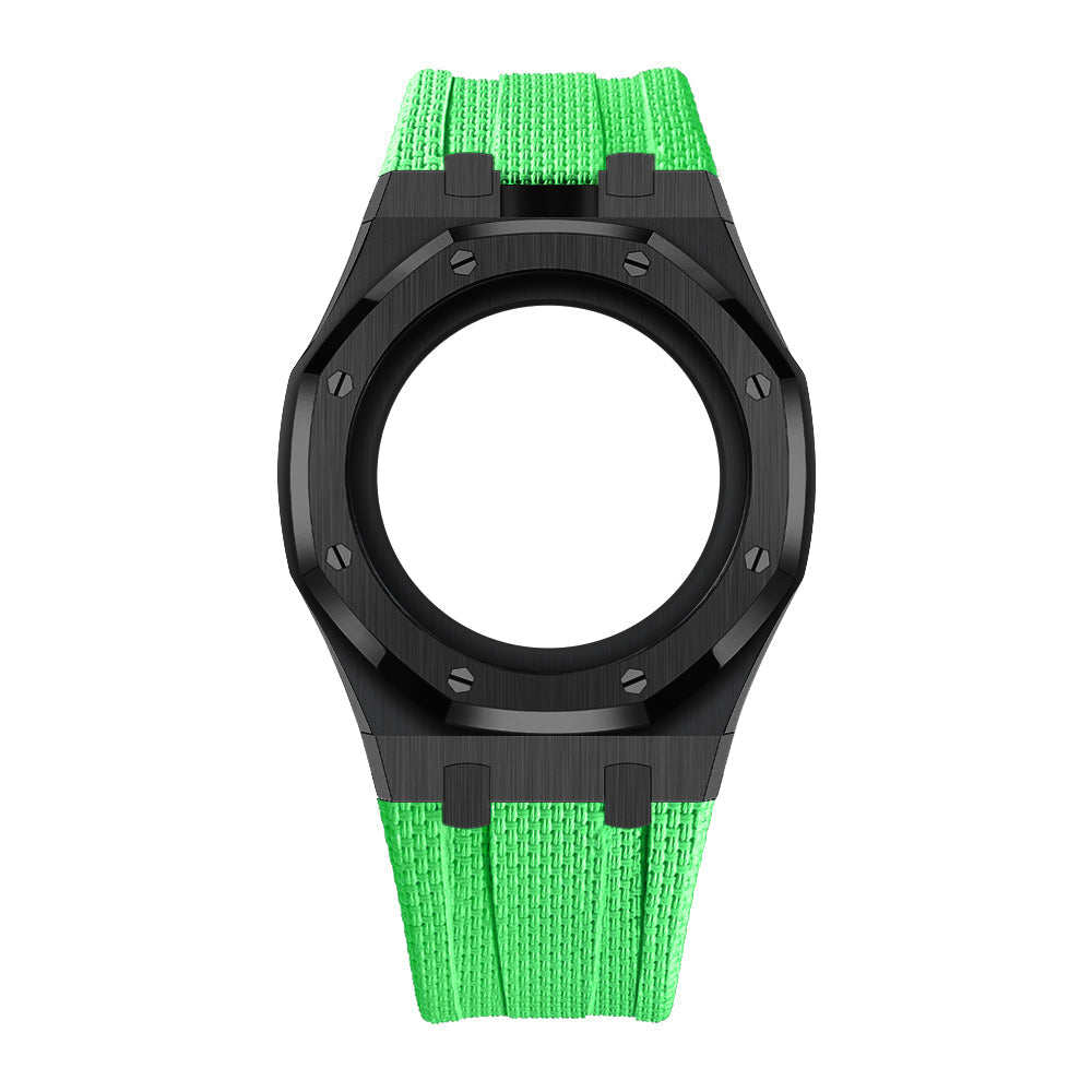 Boîtier en acier et bracelet à recouvrement intégral en fluoroélastomère