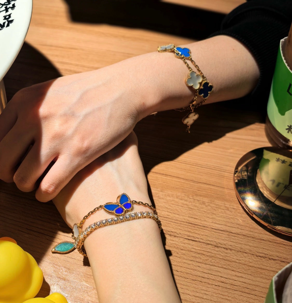 [Favorite]SPRING ENCHANTMENT BUTTERFLY & FLORAL CHARM BRACELET
