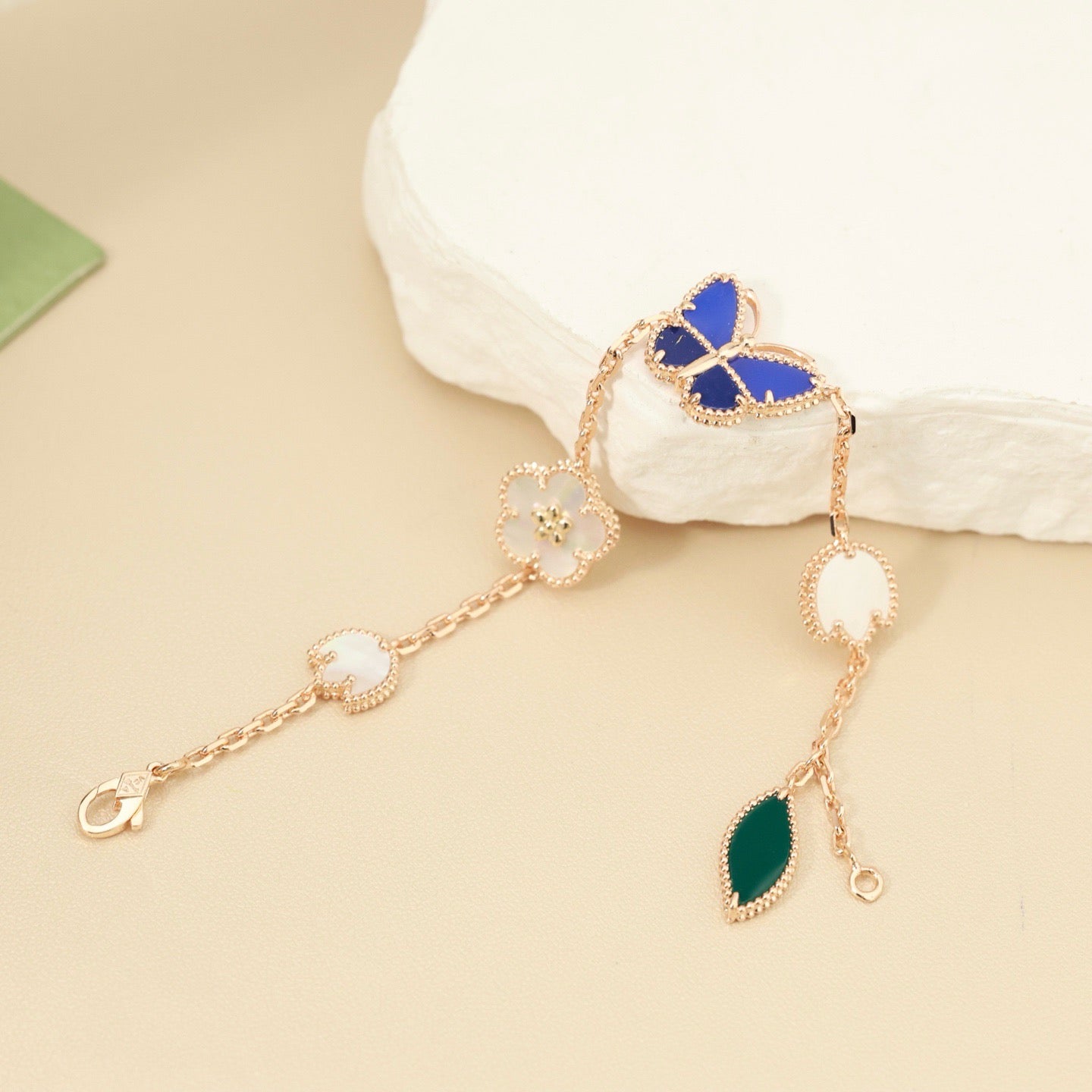 [Favorite]SPRING ENCHANTMENT BUTTERFLY & FLORAL CHARM BRACELET