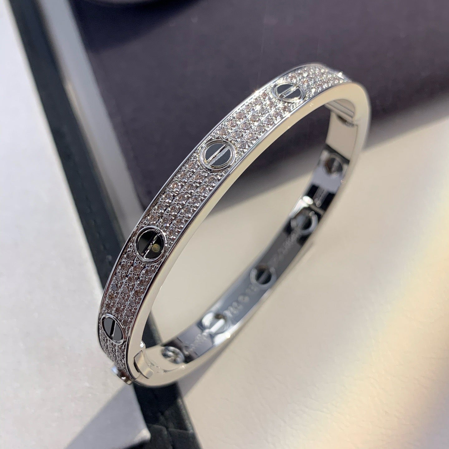 [Favorite]CLASSIC 6.1MM LOVE BANGLE - DIAMOND PAVÉ & BLACK CERAMIC