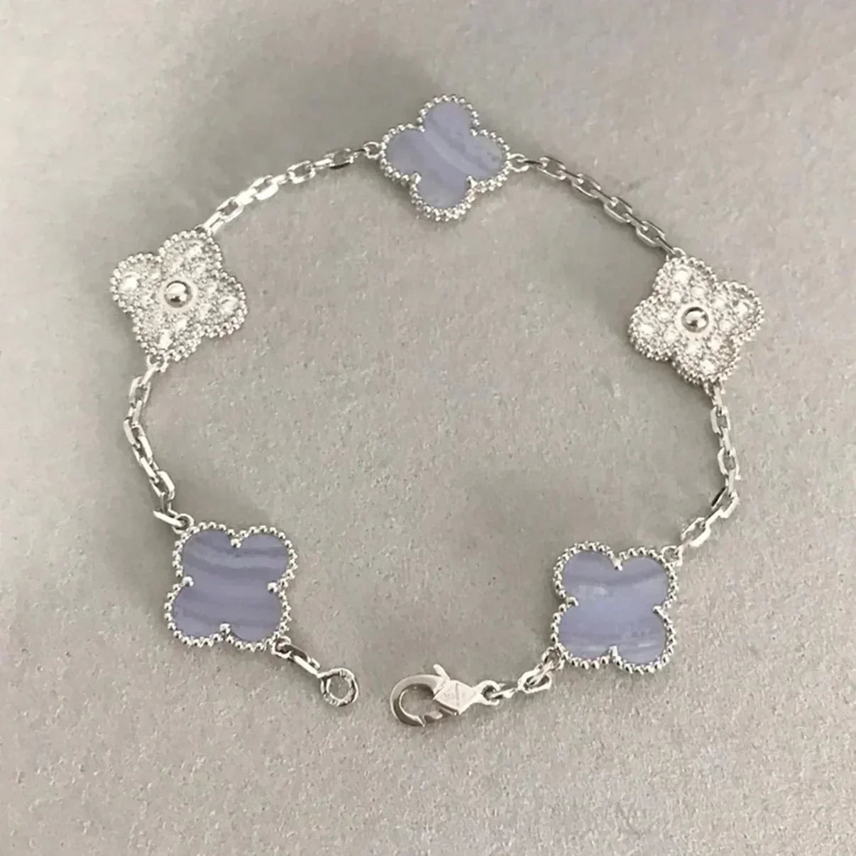 [Favorite]LUCKY CLOVER 5-MOTIF BRACELET - PURPLE CHALCEDONY COLLECTION