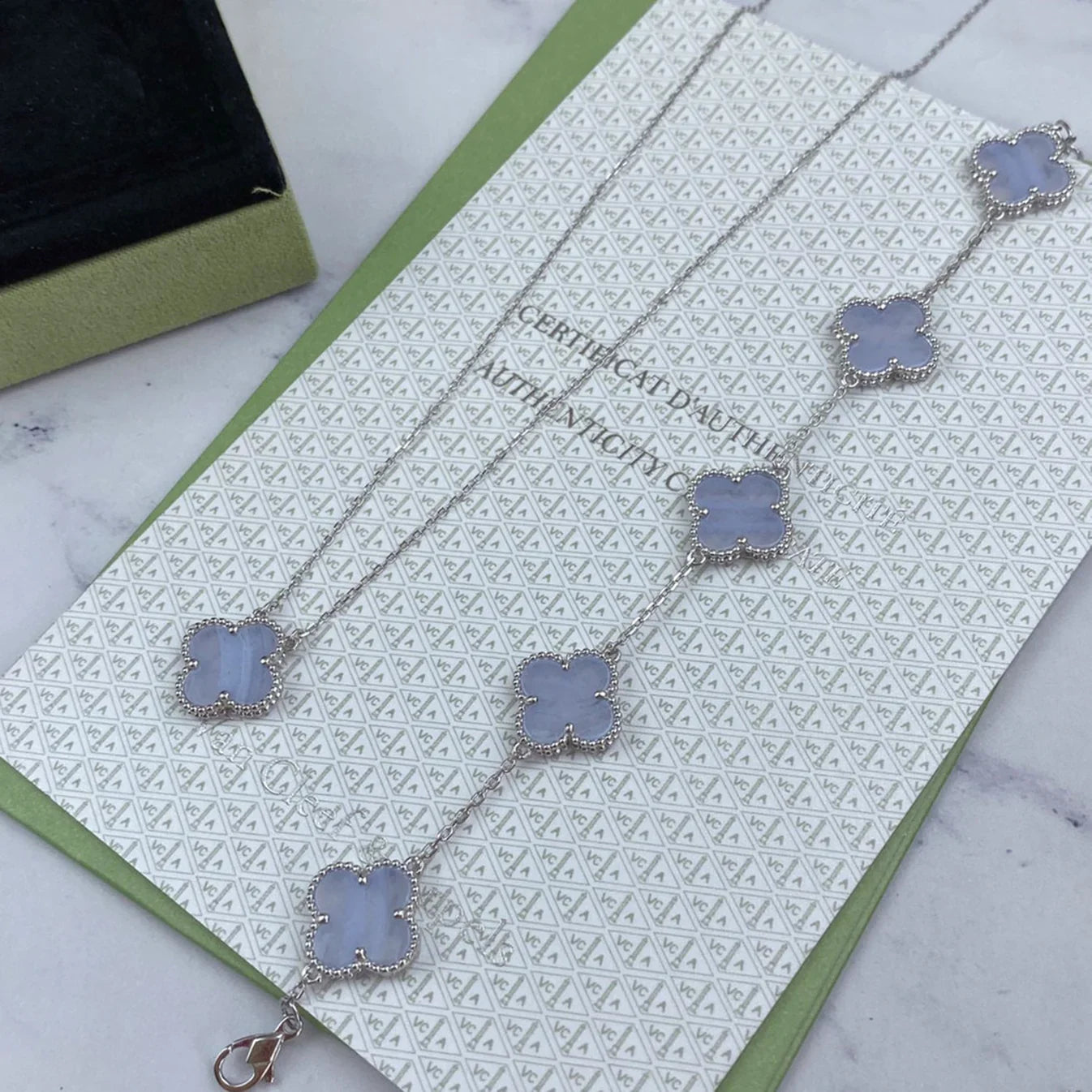 [Favorite]LUCKY CLOVER 5-MOTIF BRACELET - PURPLE CHALCEDONY COLLECTION